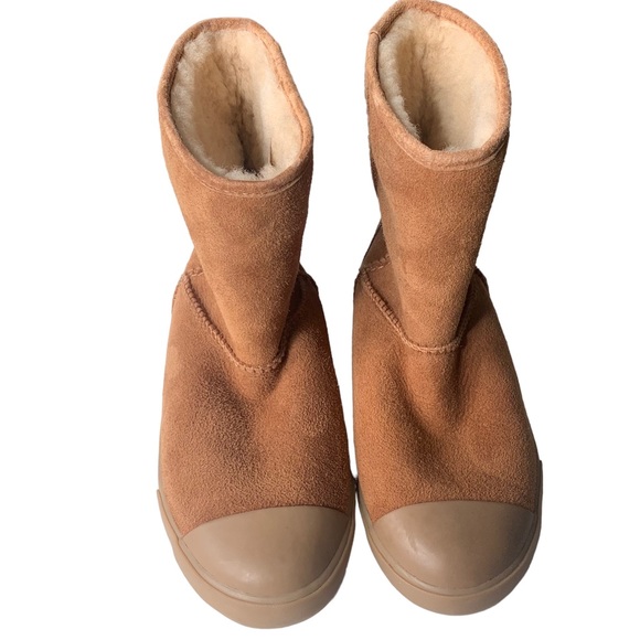UGG Australia Youth Delaine Boot - Picture 2 of 5